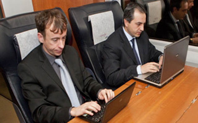 Las estaciones y los trenes ofrecerán wifi antes de fin de año