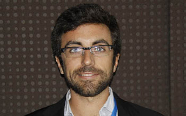 Quali sono le implicazioni della gestione attiva delle valute nel settore turistico?