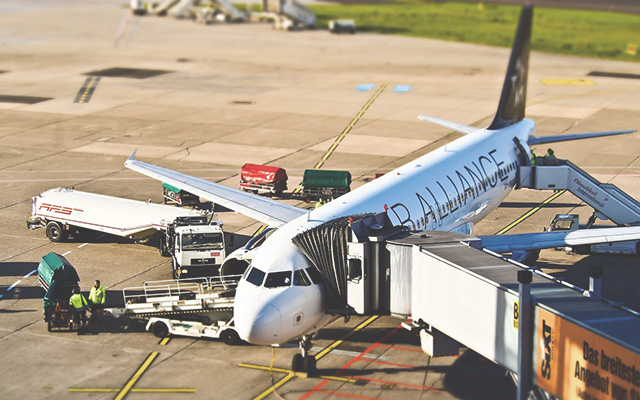 La IATA stima che i profitti netti delle compagnie aeree aumenteranno del 16% l'anno prossimo