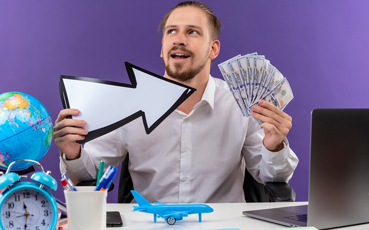 Lo stipendio medio nel settore turistico è di circa 1.700 euro al mese.