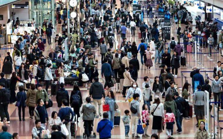 El 77 % de los viajeros de negocios españoles sufre el impacto del turismo masivo