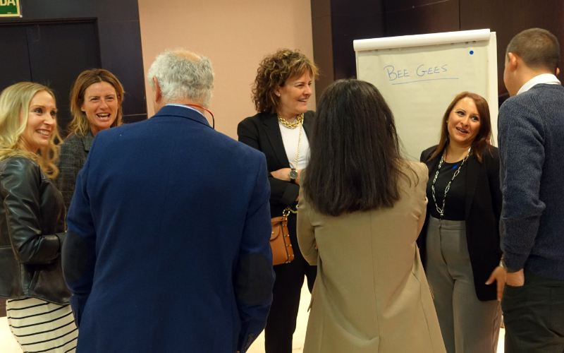 Verificação completa das viagens de negócios_Madrid