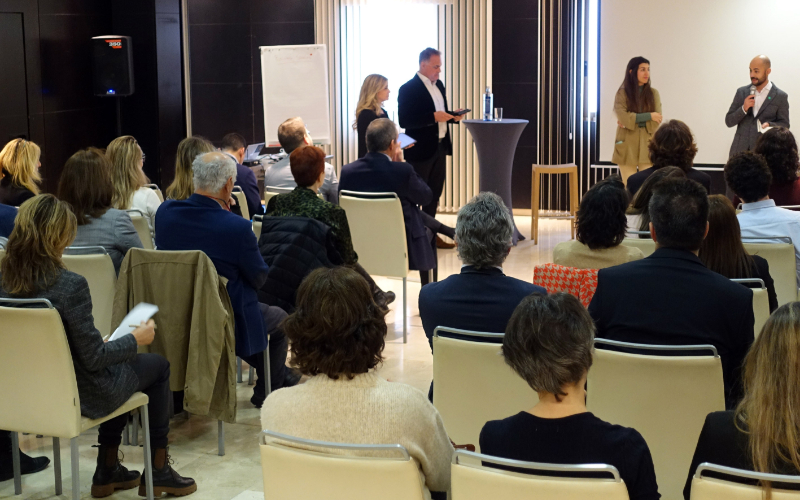 Verificação completa das viagens de negócios_Madrid