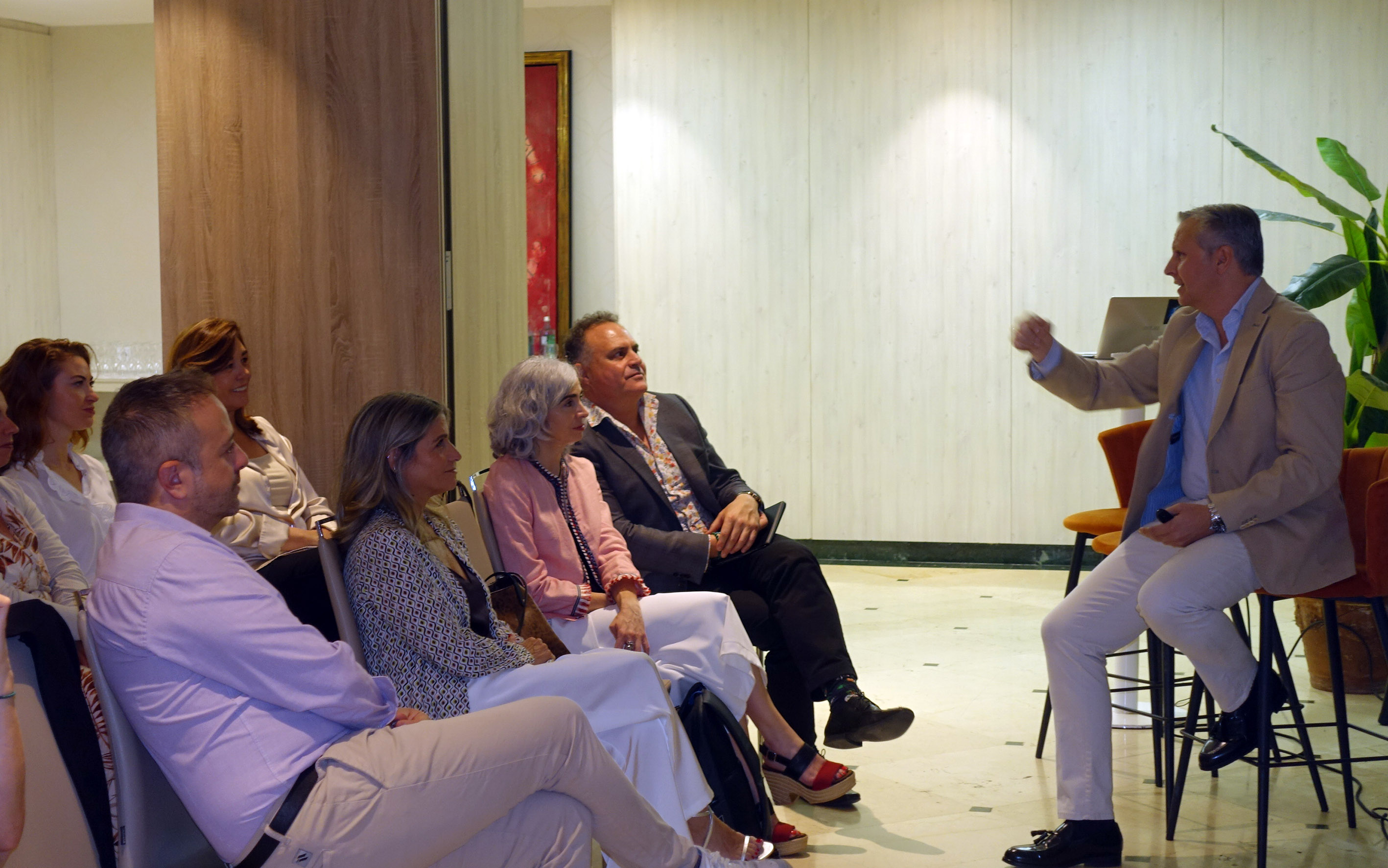 Pegada de carbono Net Zero nas viagens de negócios_Madrid