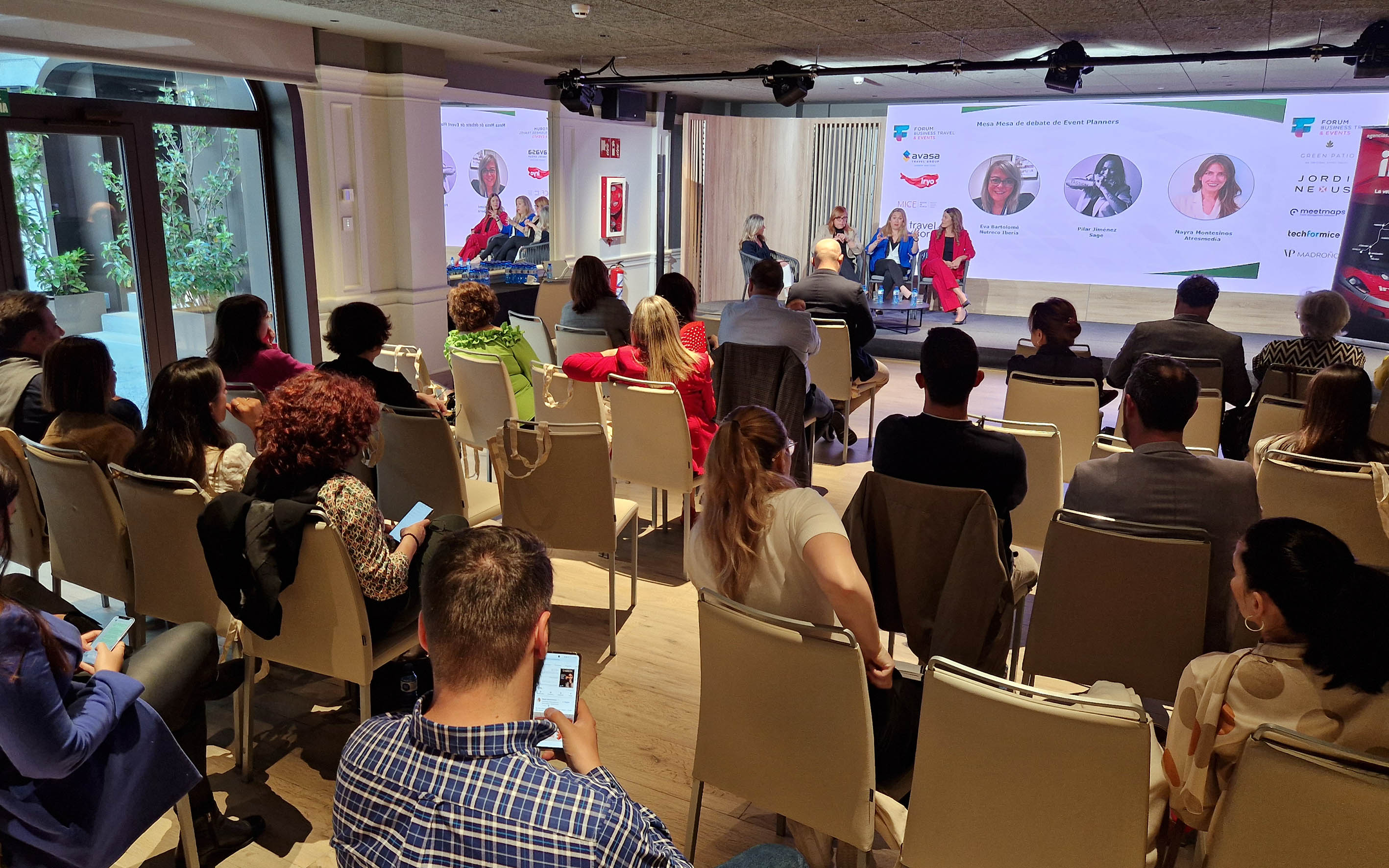 A humanização dos eventos empresariais na era da tecnologia_Madrid