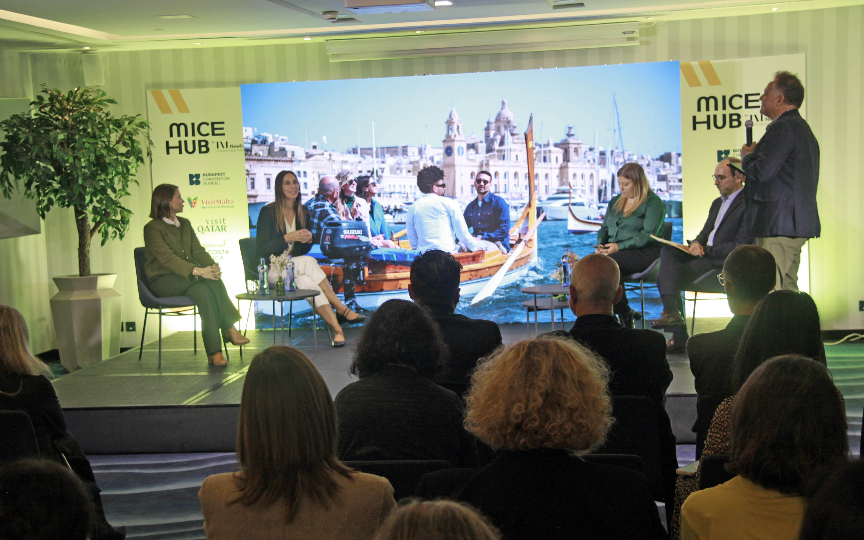 MICE Hub by Newlink_Engagement que transcende: Ligar-se à NewGen em eventos empresariais
