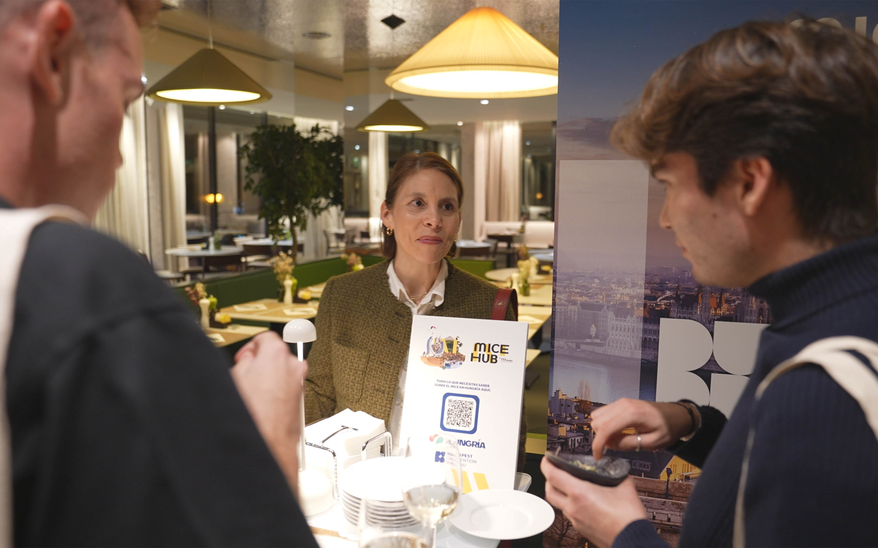 MICE Hub by Newlink_Engagement que transcende: Ligar-se à NewGen em eventos empresariais