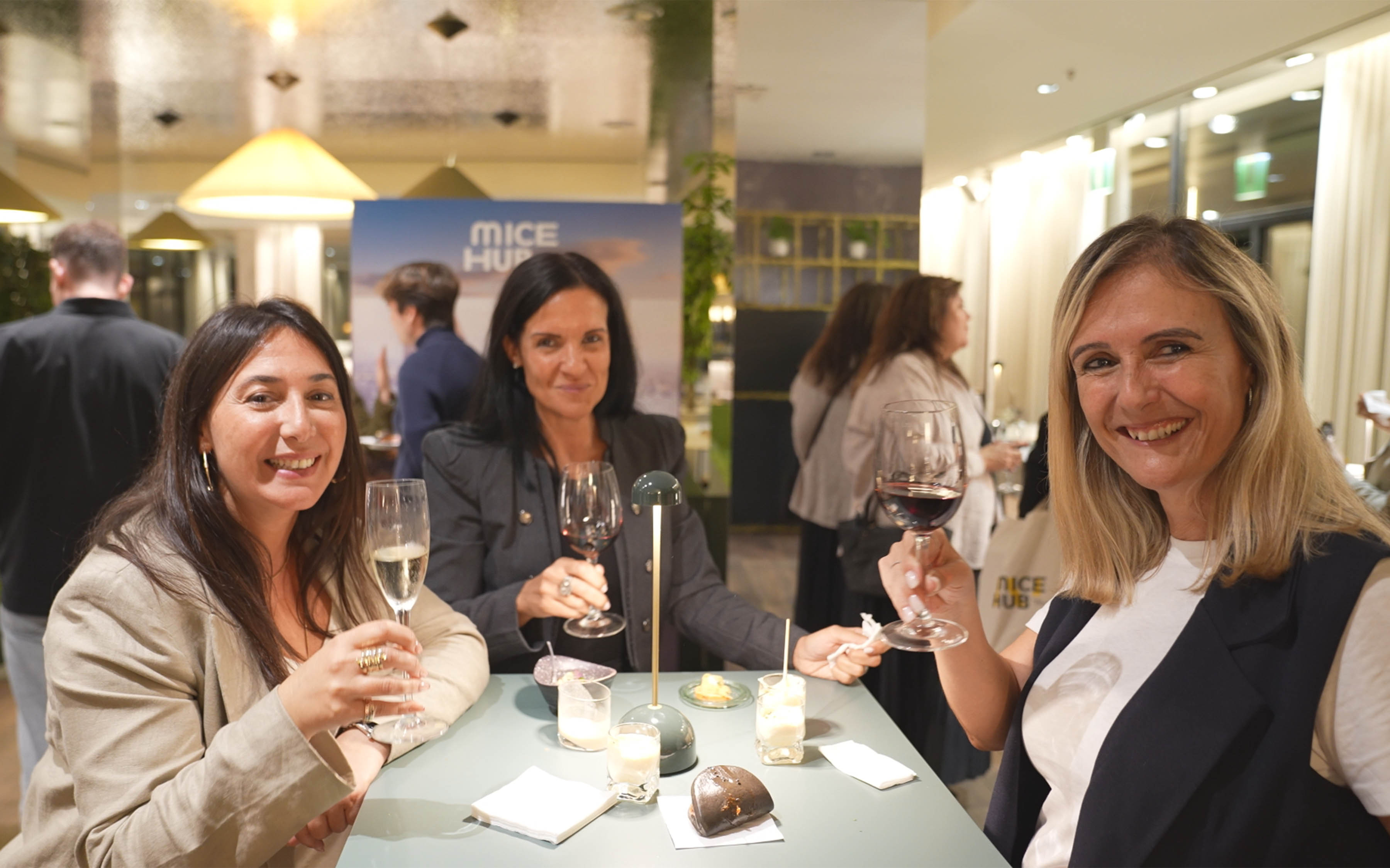 MICE Hub by Newlink_Engagement que transcende: Ligar-se à NewGen em eventos empresariais