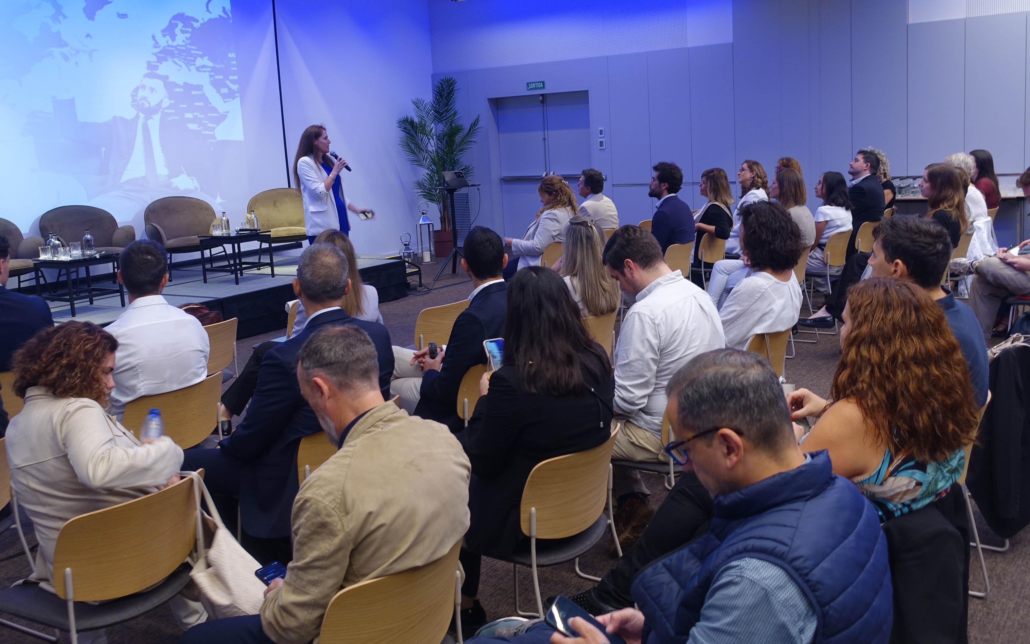 Viajar em tempos conturbados: chaves para lidar com a instabilidade internacional_Barcelona