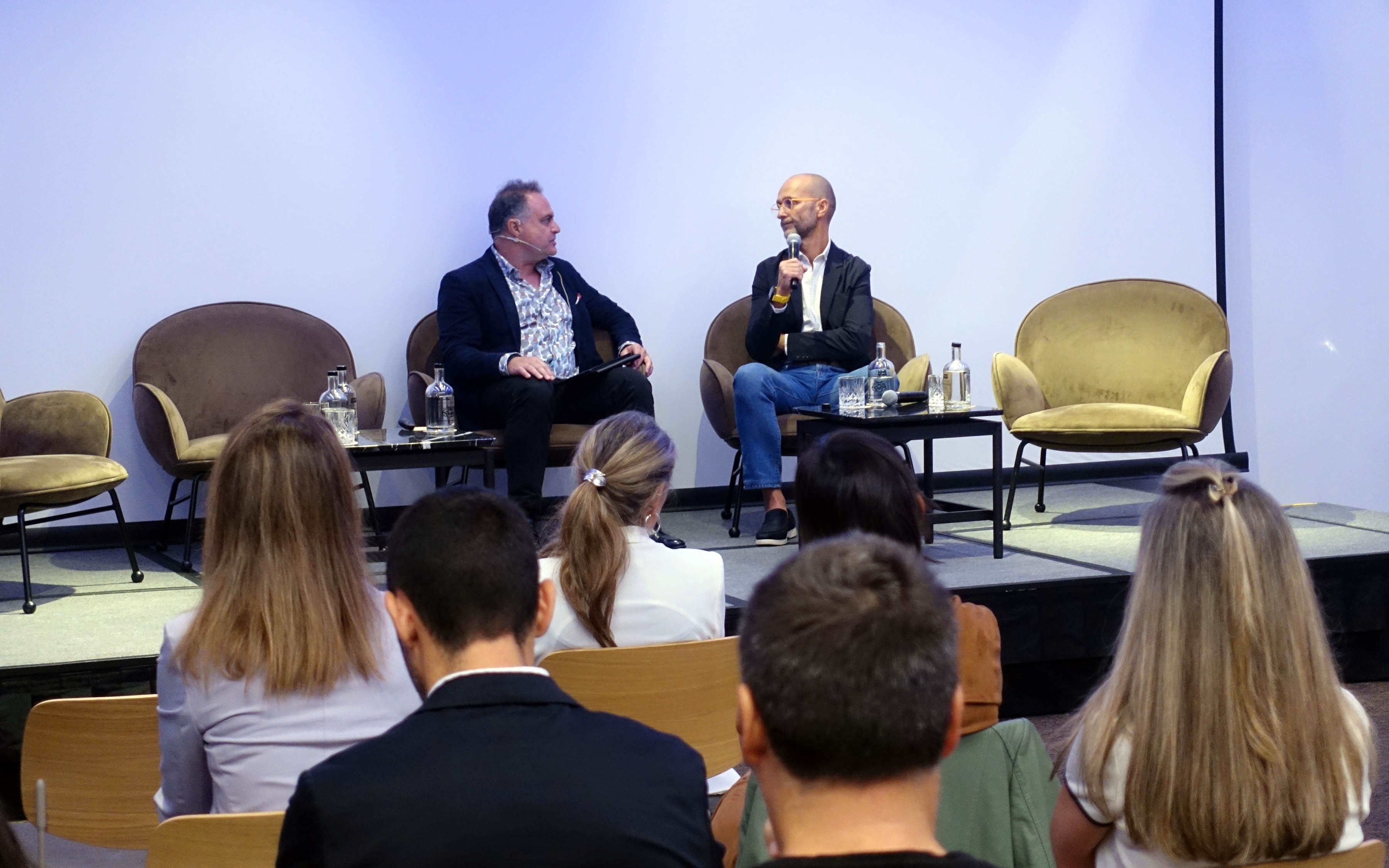 Viajar em tempos conturbados: chaves para lidar com a instabilidade internacional_Barcelona