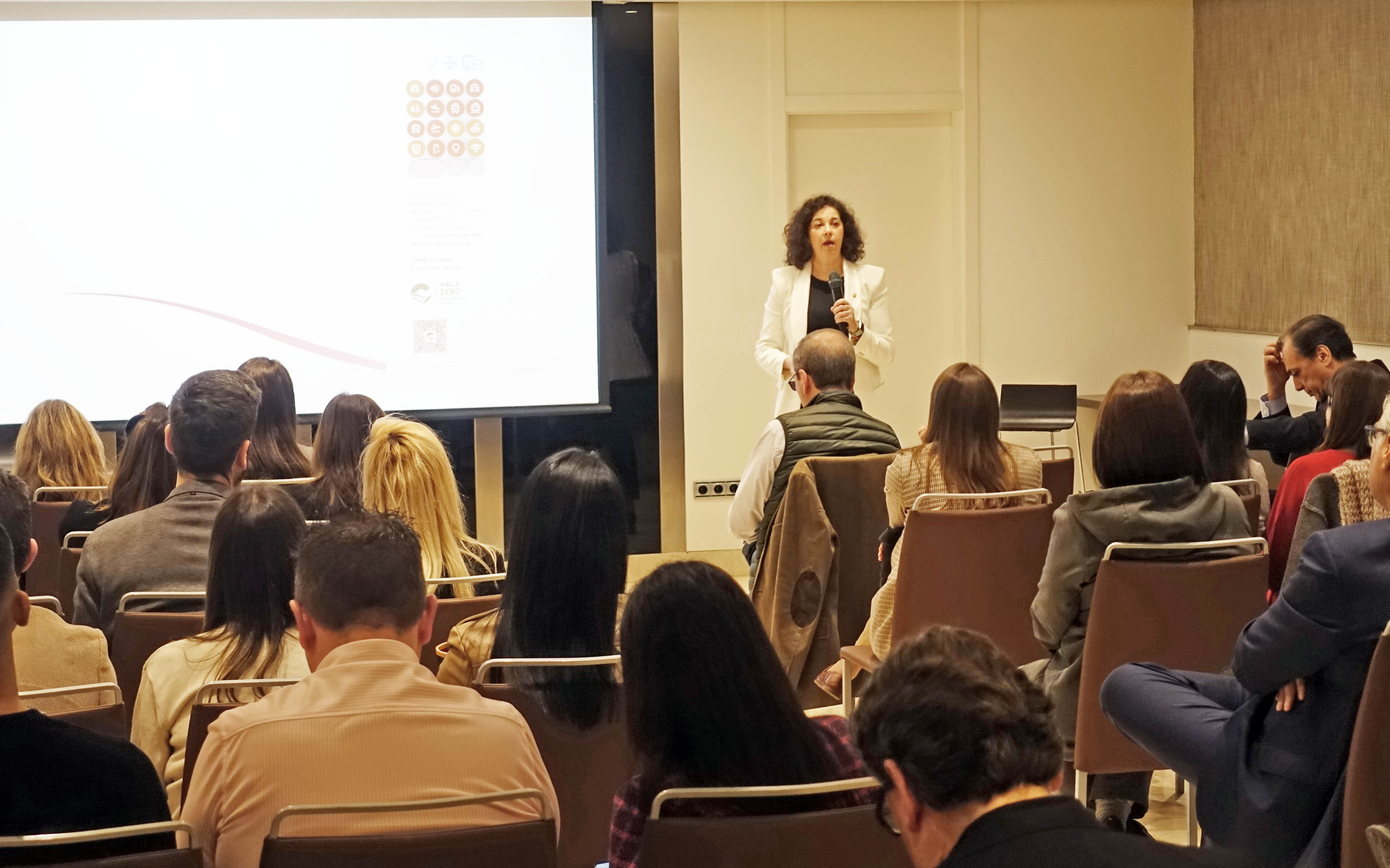 Viajar mais e poluir menos: o paradoxo sustentável_Madrid