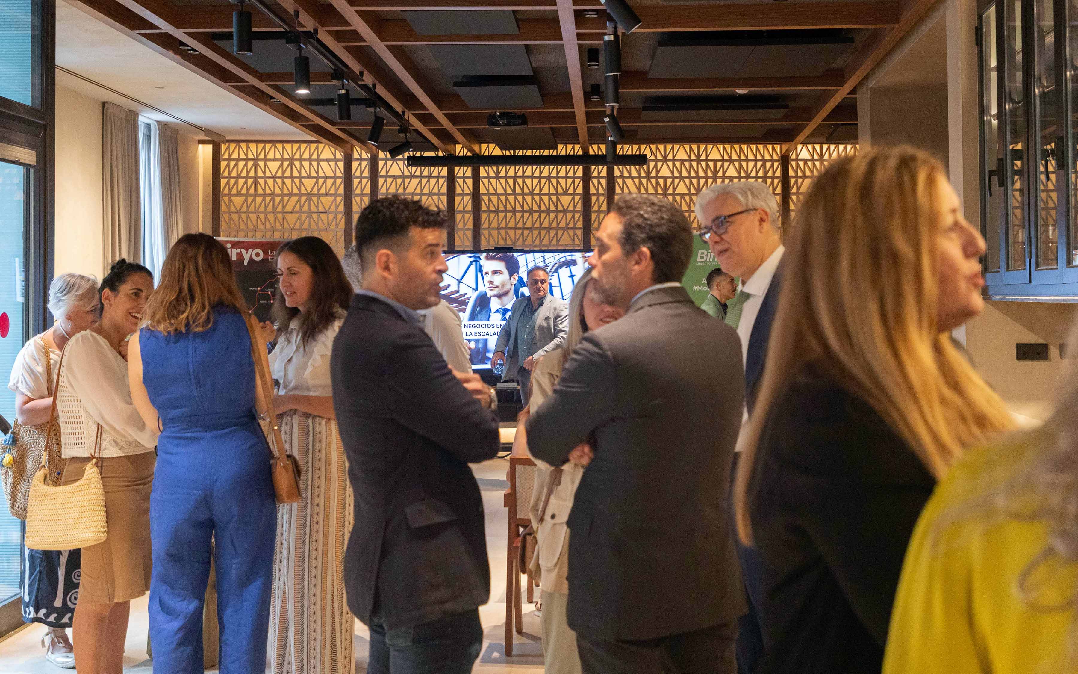 Viagens de negócios em 2025. Como conter a escalada dos preços?_Sevilha